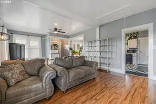 1914 N Pacific Ave, Kelso, WA 98626 - Photo 8