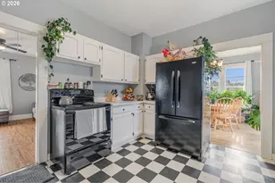 1914 N Pacific Ave, Kelso, WA 98626 - Photo 10