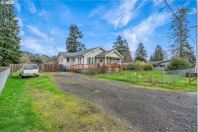 1914 N Pacific Ave, Kelso, WA 98626 - Photo 2