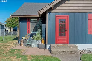 627 15th Ave, Longview, WA 98632 - Photo 2