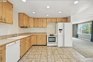 1705 Nevada St, The Dalles, OR 97058 - Photo 12