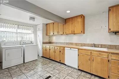 1705 Nevada St, The Dalles, OR 97058 - Photo 14