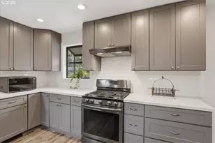 10834 SE Long St, Portland, OR 97266 - Photo 14