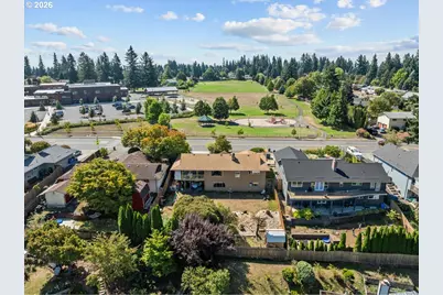 9818 NE 14th St, Vancouver, WA 98660 - Photo 34