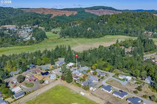 1546 N Dean St, Coquille, OR 97423 - Photo 38