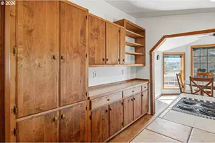 2097 NW Helmholtz Way, Redmond, OR 97756 - Photo 20
