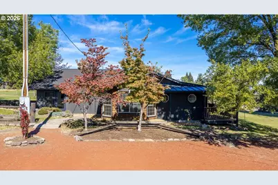 2097 NW Helmholtz Way, Redmond, OR 97756 - Photo 2