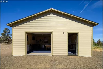 2097 NW Helmholtz Way, Redmond, OR 97756 - Photo 32