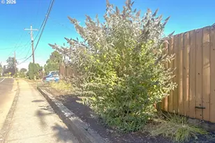 1642 SE Cortland Ave, Dallas, OR 97338 - Photo 36
