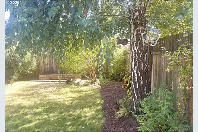 1642 SE Cortland Ave, Dallas, OR 97338 - Photo 4