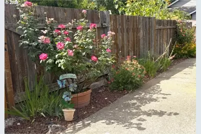 1642 SE Cortland Ave, Dallas, OR 97338 - Photo 34