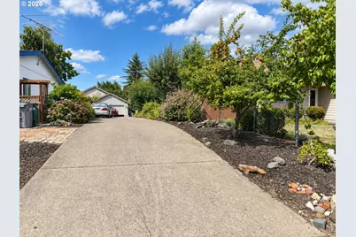 1642 SE Cortland Ave, Dallas, OR 97338 - Photo 24