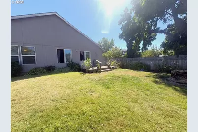1642 SE Cortland Ave, Dallas, OR 97338 - Photo 24