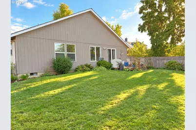 1642 SE Cortland Ave, Dallas, OR 97338 - Photo 14