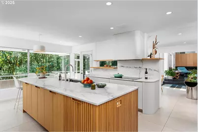 2725 SW Sherwood Dr, Portland, OR 97201 - Photo 10