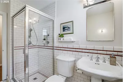 629 SE Saint Andrews Dr, Portland, OR 97202 - Photo 18