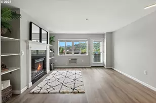 318 NE Roberts Ave, Gresham, OR 97030 - Photo 6