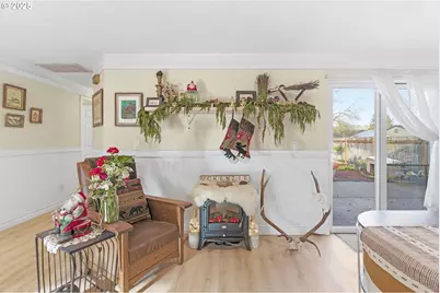 2215 E Oak Dr, Newberg, OR 97132 - Photo 10