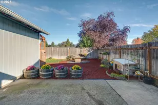 2215 E Oak Dr, Newberg, OR 97132 - Photo 24