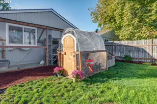 2215 E Oak Dr, Newberg, OR 97132 - Photo 30