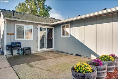 2215 E Oak Dr, Newberg, OR 97132 - Photo 26