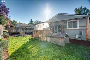 2215 E Oak Dr, Newberg, OR 97132 - Photo 32