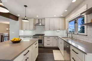 12245 SE Quietwoods St, Happy Valley, OR 97086 - Photo 16