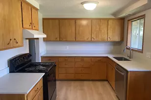 4130 Scenic Dr, Eugene, OR 97404 - Photo 8