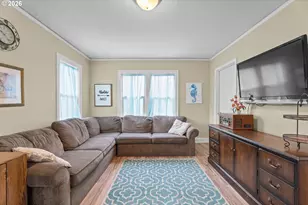 789 Hall St, Woodburn, OR 97071 - Photo 2