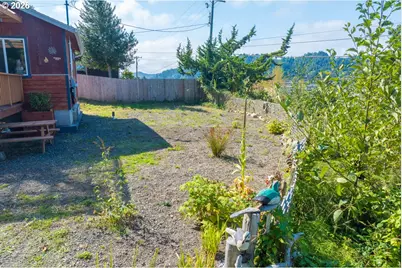 442 Elm Ave, Reedsport, OR 97467 - Photo 6