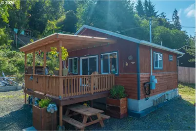 442 Elm Ave, Reedsport, OR 97467 - Photo 4