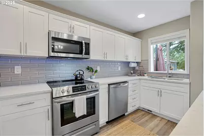 22040 SW Grahams Ferry Rd #B, Tualatin, OR 97062 - Photo 8