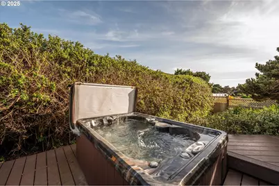 757 Newport Ave SW, Bandon, OR 97411 - Photo 12