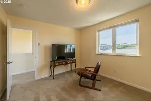 757 Newport Ave SW, Bandon, OR 97411 - Photo 32