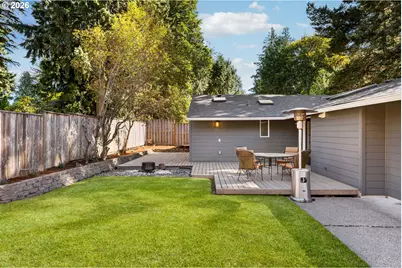 9942 SW 52nd Ave, Portland, OR 97219 - Photo 42