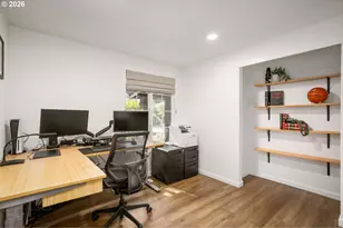 9942 SW 52nd Ave, Portland, OR 97219 - Photo 32
