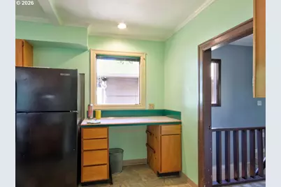 3801 SW Plum St, Portland, OR 97219 - Photo 10