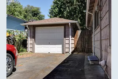 3801 SW Plum St, Portland, OR 97219 - Photo 2