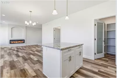 2493 NE 8th St, Hermiston, OR 97838 - Photo 6