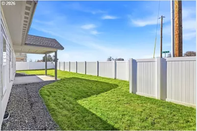 2493 NE 8th St, Hermiston, OR 97838 - Photo 12