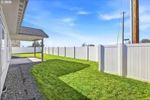 2493 NE 8th St, Hermiston, OR 97838 - Photo 12