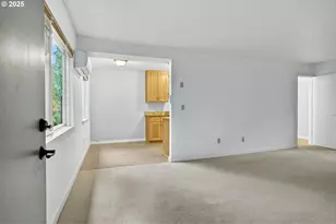 4653 NE Killingsworth St, Portland, OR 97218 - Photo 6