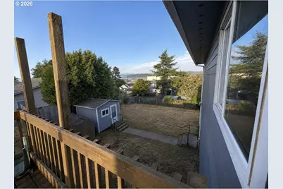 2280 Connecticut Ave, North Bend, OR 97459 - Photo 4