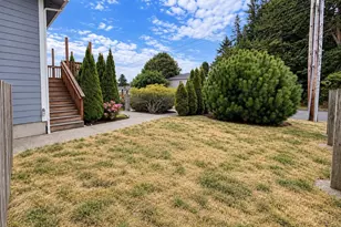 2280 Connecticut Ave, North Bend, OR 97459 - Photo 4