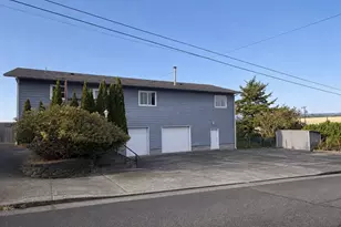2280 Connecticut Ave, North Bend, OR 97459 - Photo 1