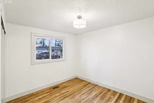 18655 SE Yamhill Cir, Portland, OR 97233 - Photo 26