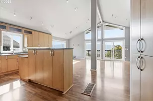 5239 N Emerson Dr, Portland, OR 97217 - Photo 8