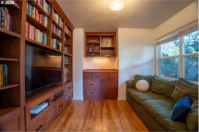 10316 NE Sacramento St, Portland, OR 97220 - Photo 8