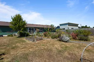 1232 NW Nye St, Newport, OR 97365 - Photo 26