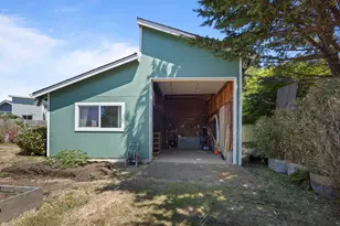 1232 NW Nye St, Newport, OR 97365 - Photo 32